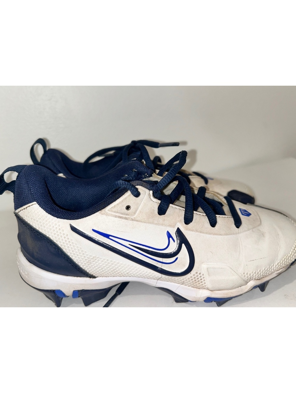Nike Youth Baseball Cleats Size 2.5Y White and Navy Blue